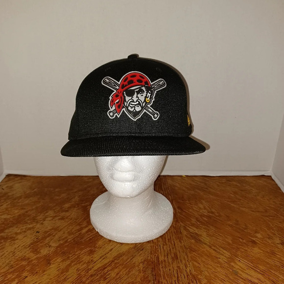 New Era Other - New Era 59Fifty Pittsburgh Pirates Patch Fitted Hat Cap UV 7 1/2 Lids Exclusive.